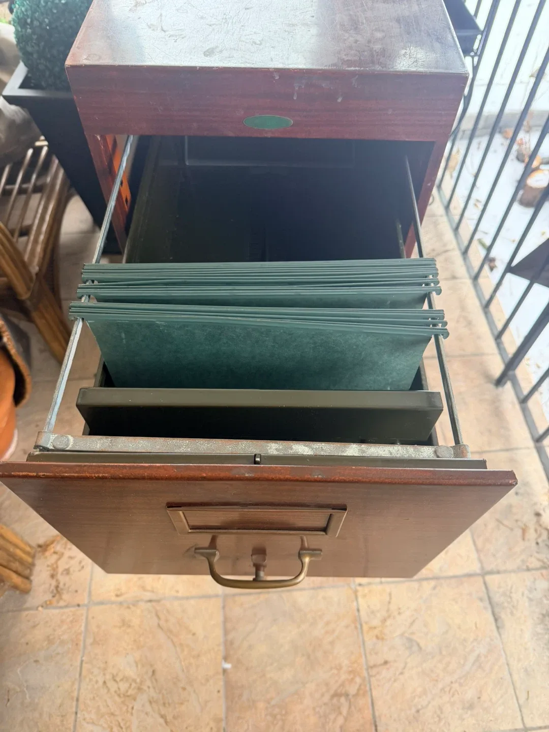 Vintage 3-Drawer Filing Cabinet image indicator(2)