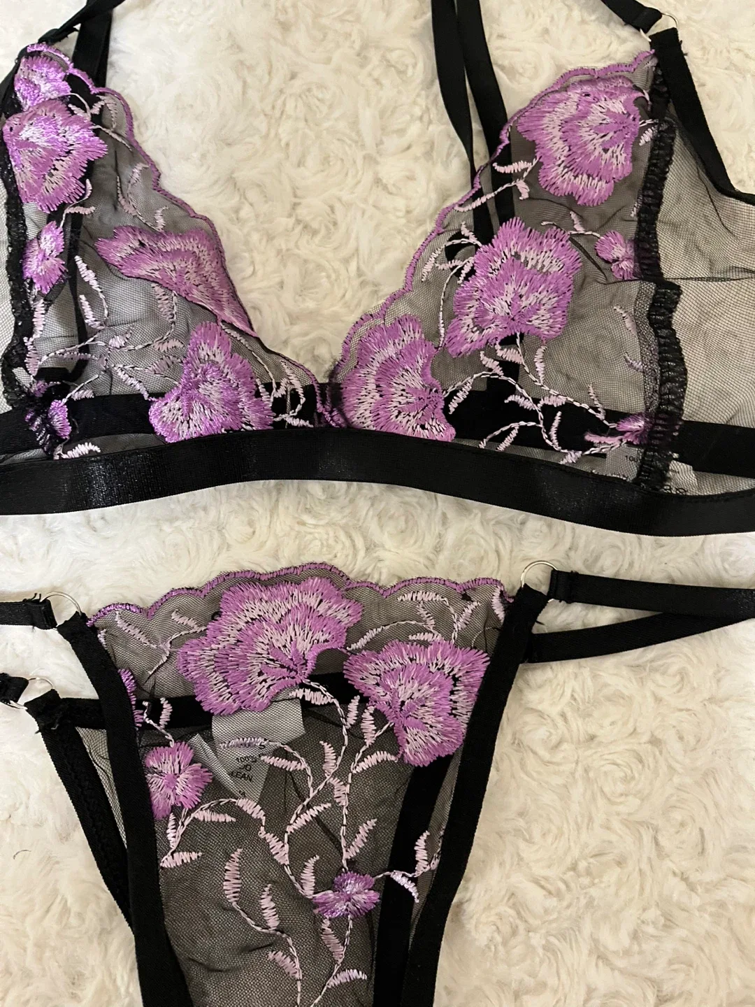 Brand new sexy lingerie set image indicator(2)