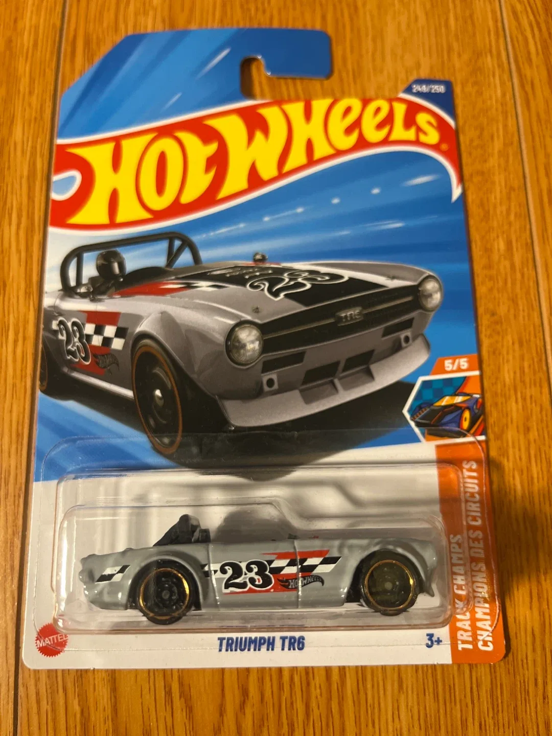 <Treasure Hunt> Hot Wheels Triumph TR6 Diecast Car