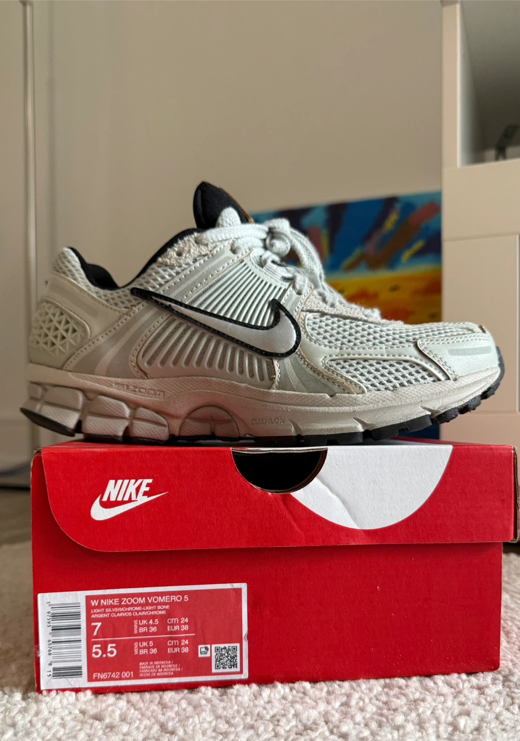 Nike Zoom Vomero 5 Women's Size 7