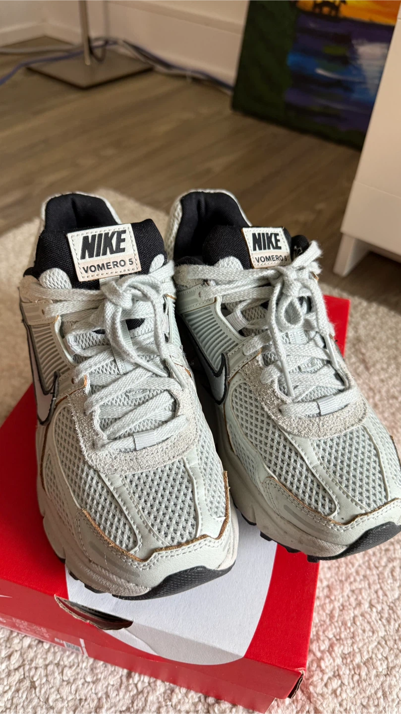 Nike Zoom Vomero 5 Women's Size 7 - photo 2