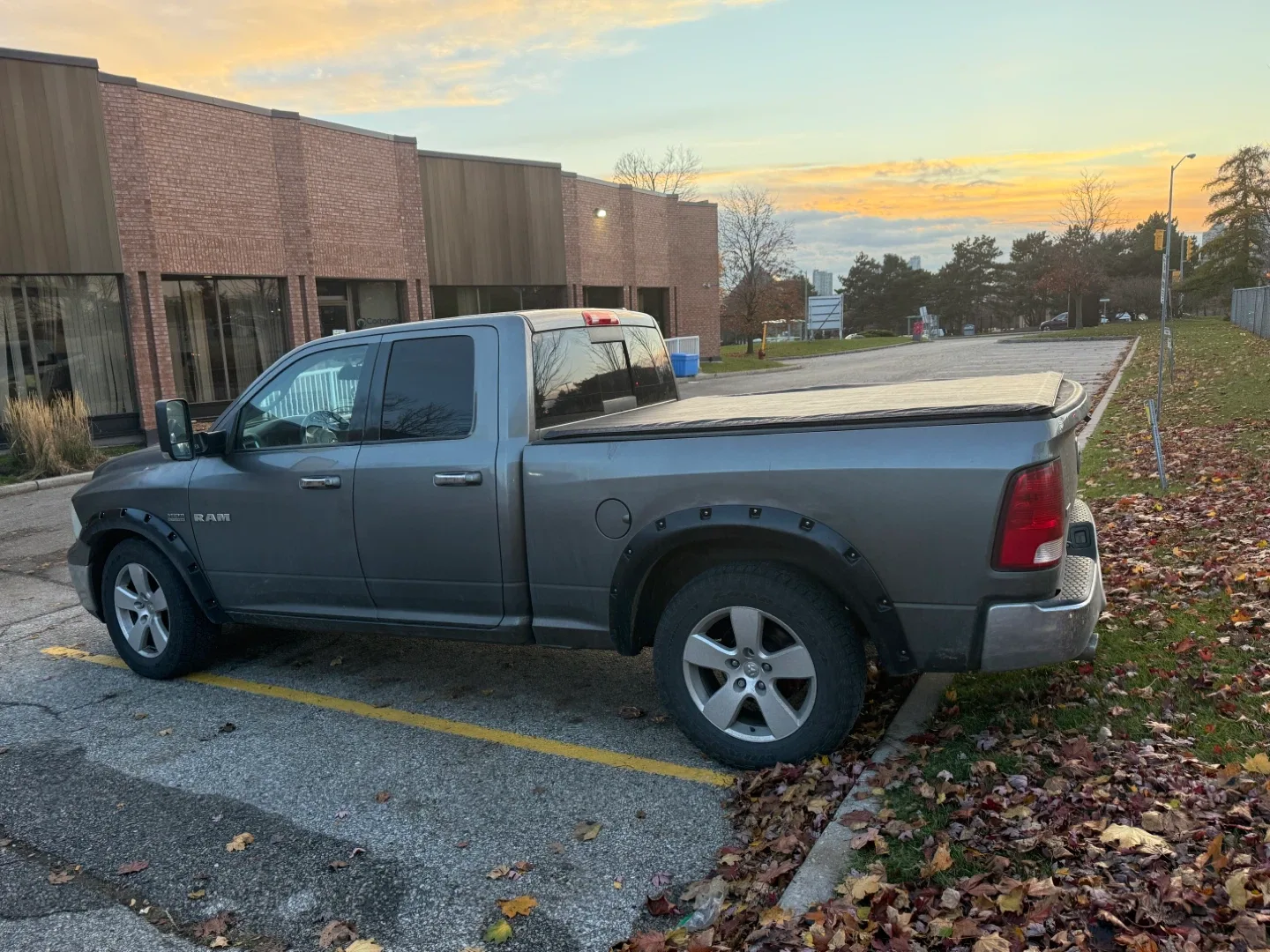 Pickup/drop off truck service image indicator(2)