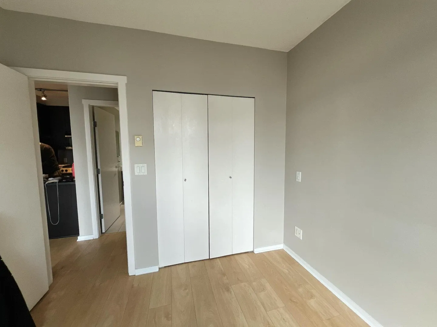 Private Room and Bathroom in Yaletown image indicator(3)