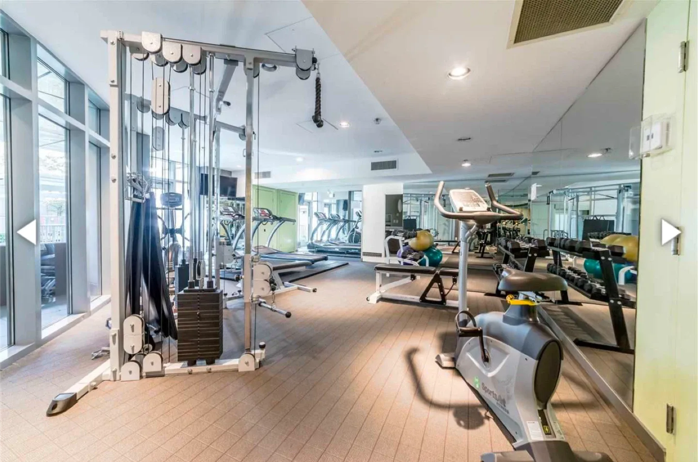 Private Room and Bathroom in Yaletown image indicator(10)