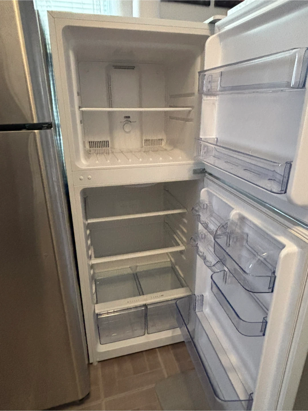 Avanti White Refrigerator - photo 2