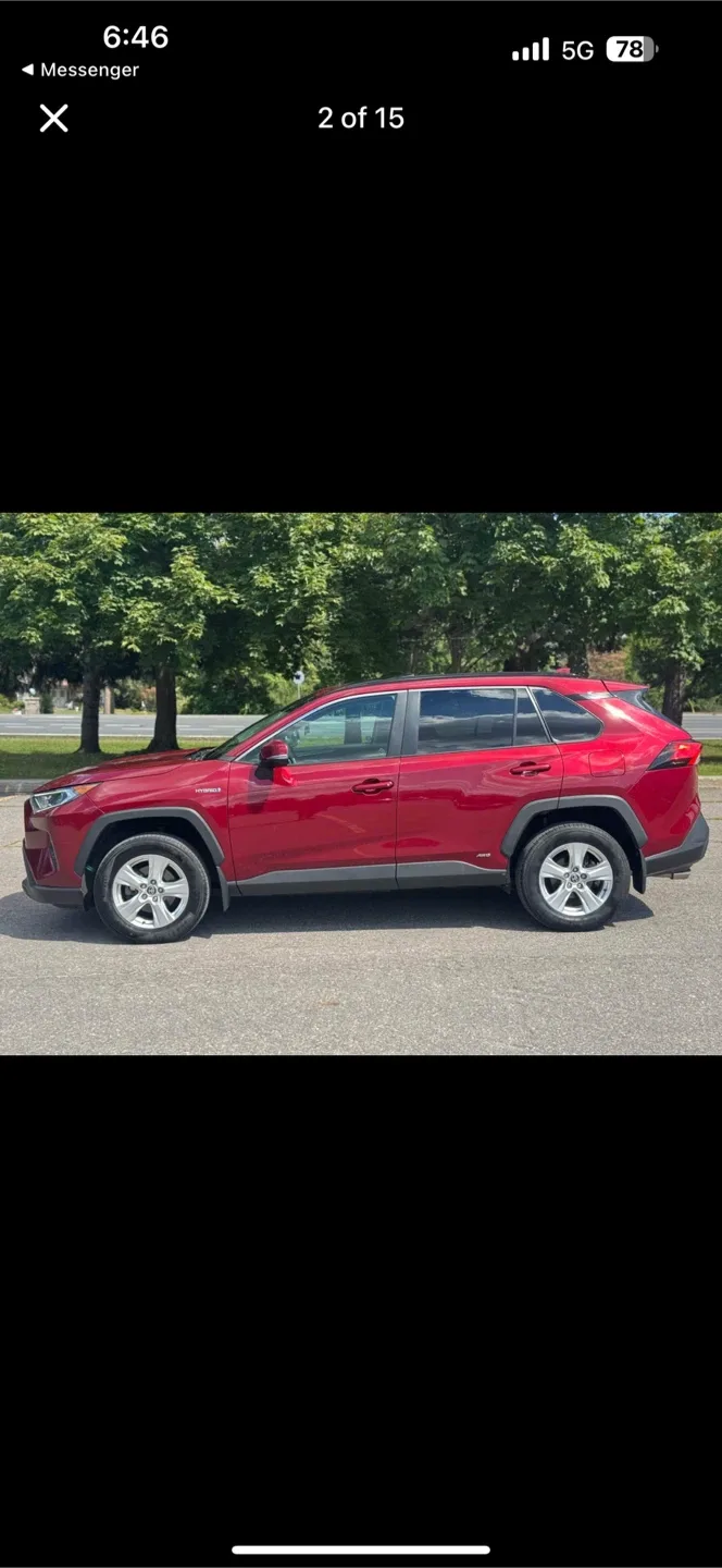 Red Toyota RAV4 XLE Premium image indicator(2)