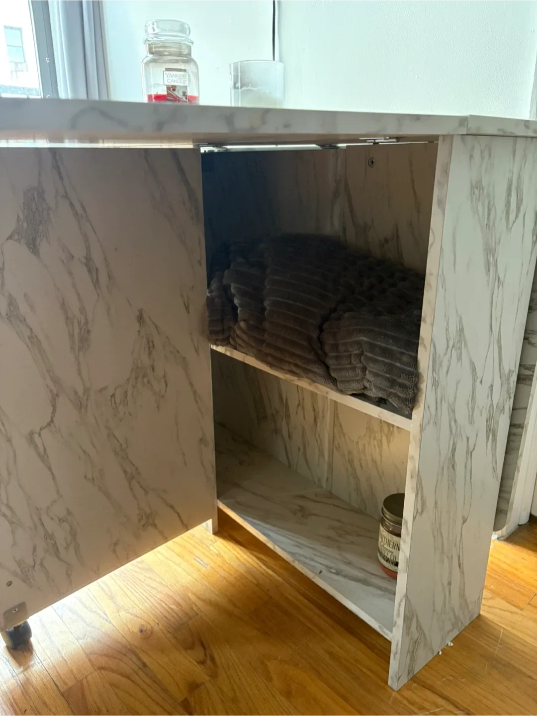 Marble Folding Dining Table on Wheels image indicator(2)