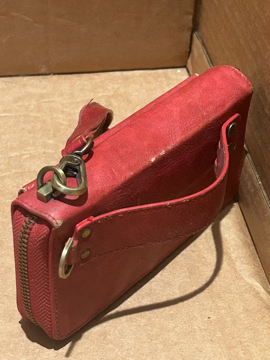 POLA Red Wallet with phone holder image indicator(2)