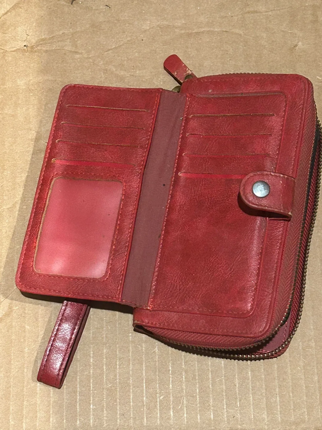 POLA Red Wallet with phone holder image indicator(4)