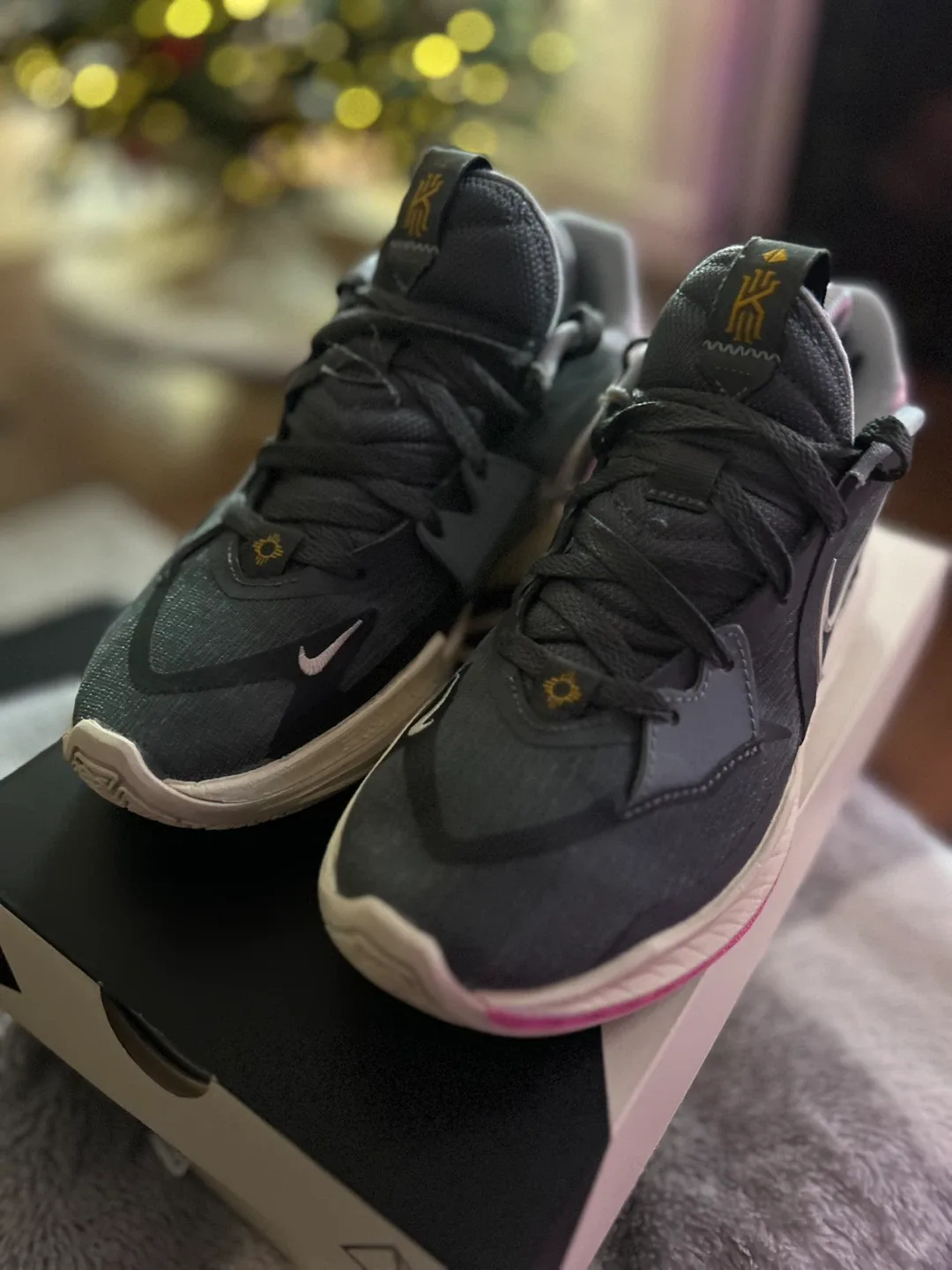 Nike Kyrie Low 5, Size 7