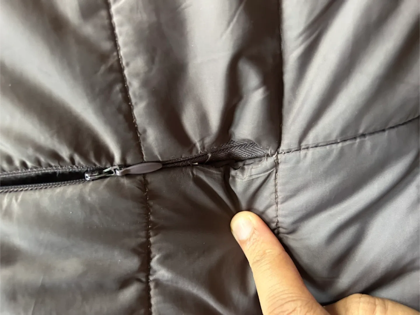 New Balance Puffer Jacket Size L women’s image indicator(3)