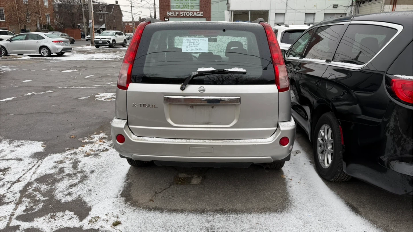 Nissan X-Trail SUV - Silver - photo 2