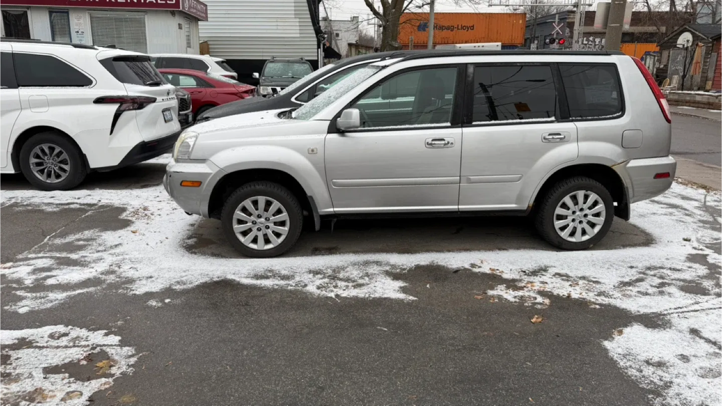 Nissan X-Trail SUV - Silver image indicator(4)