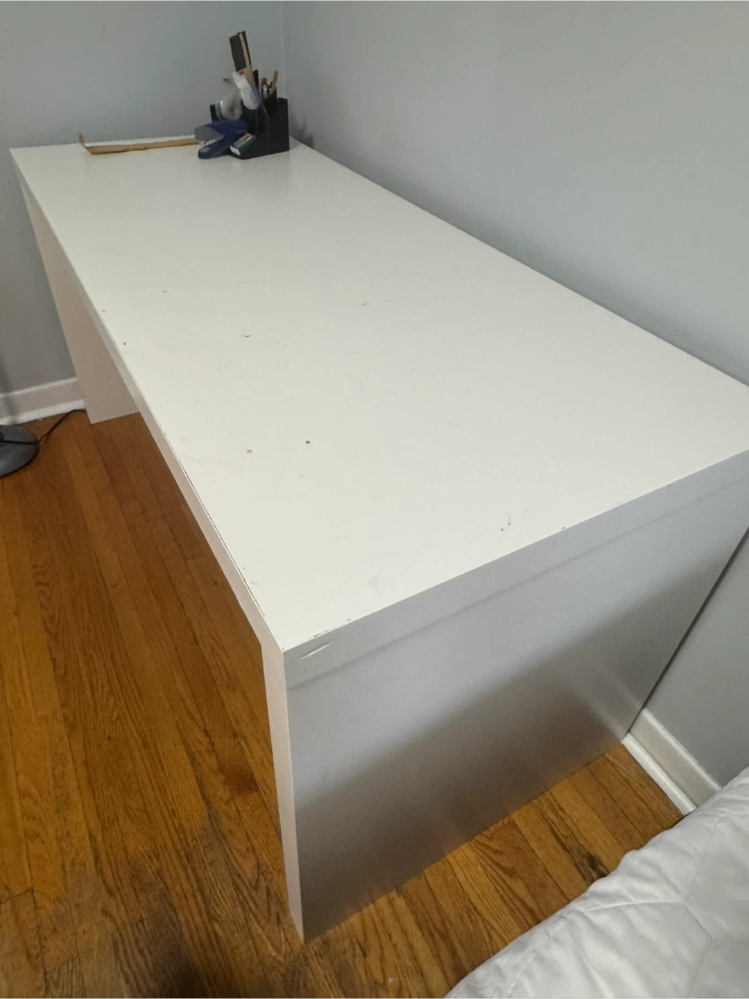 White Desk - 1.68m Length - photo 2