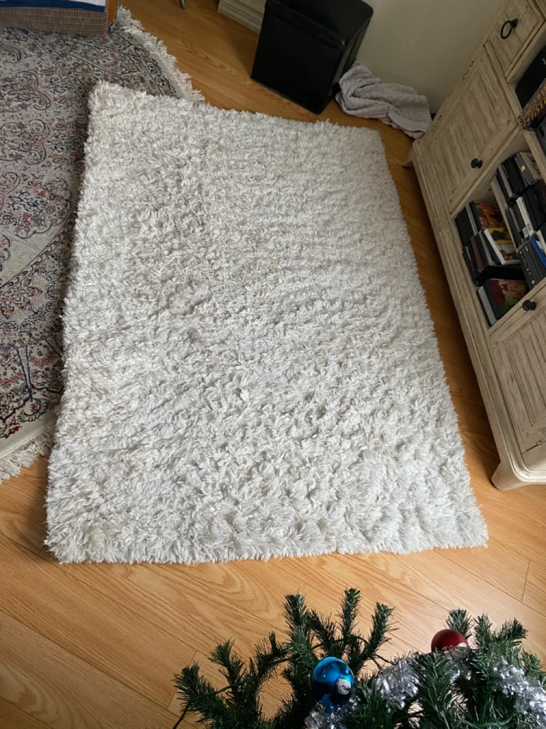 City White Shag Rug image indicator(4)
