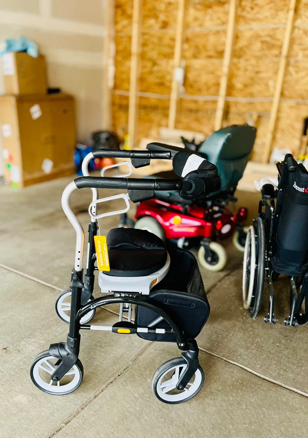 Evolution Walker with Seat & Basket image indicator(3)