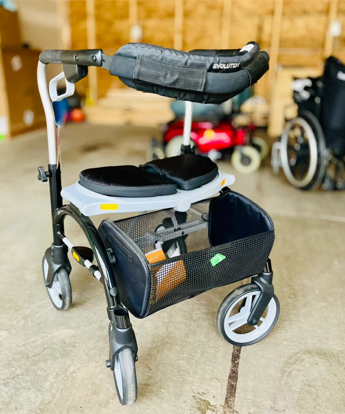 Evolution Walker with Seat & Basket image indicator(2)