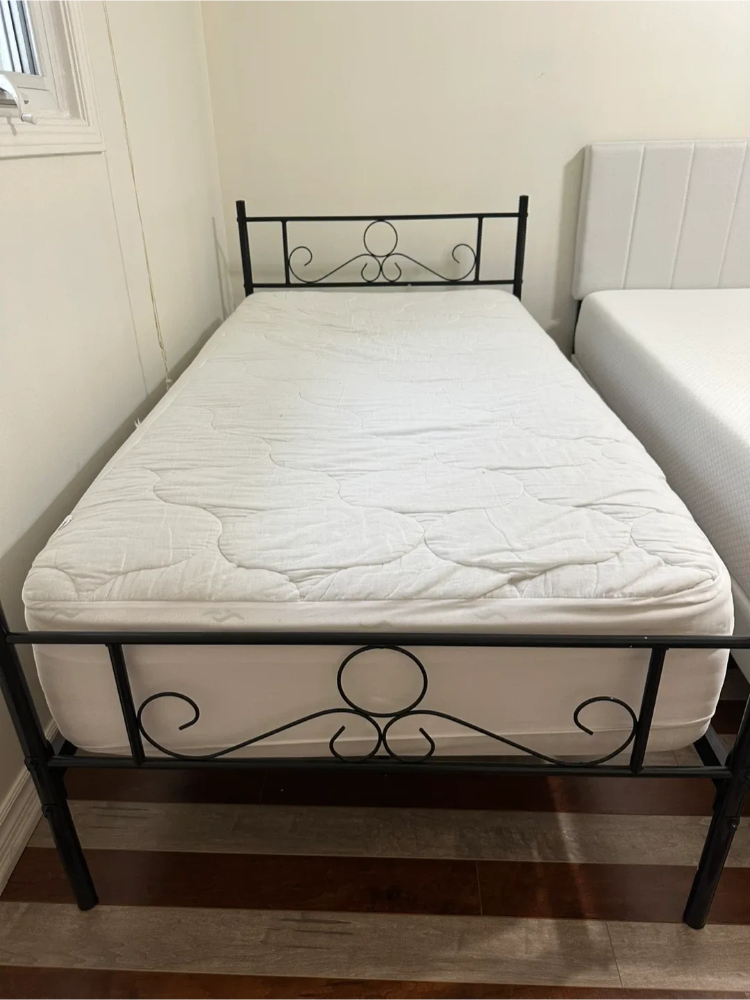 Black Metal Bed Frame & mattress image indicator(2)