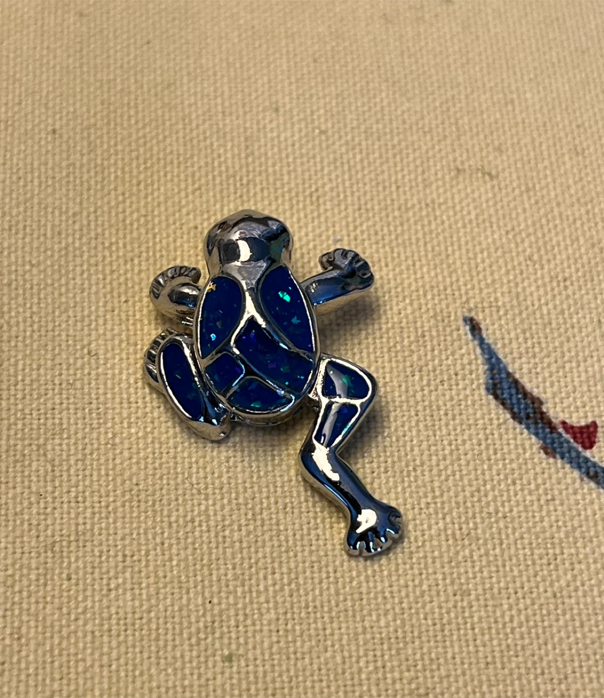 #Cleanout- Frog Pendant Blue and Silver - photo 3