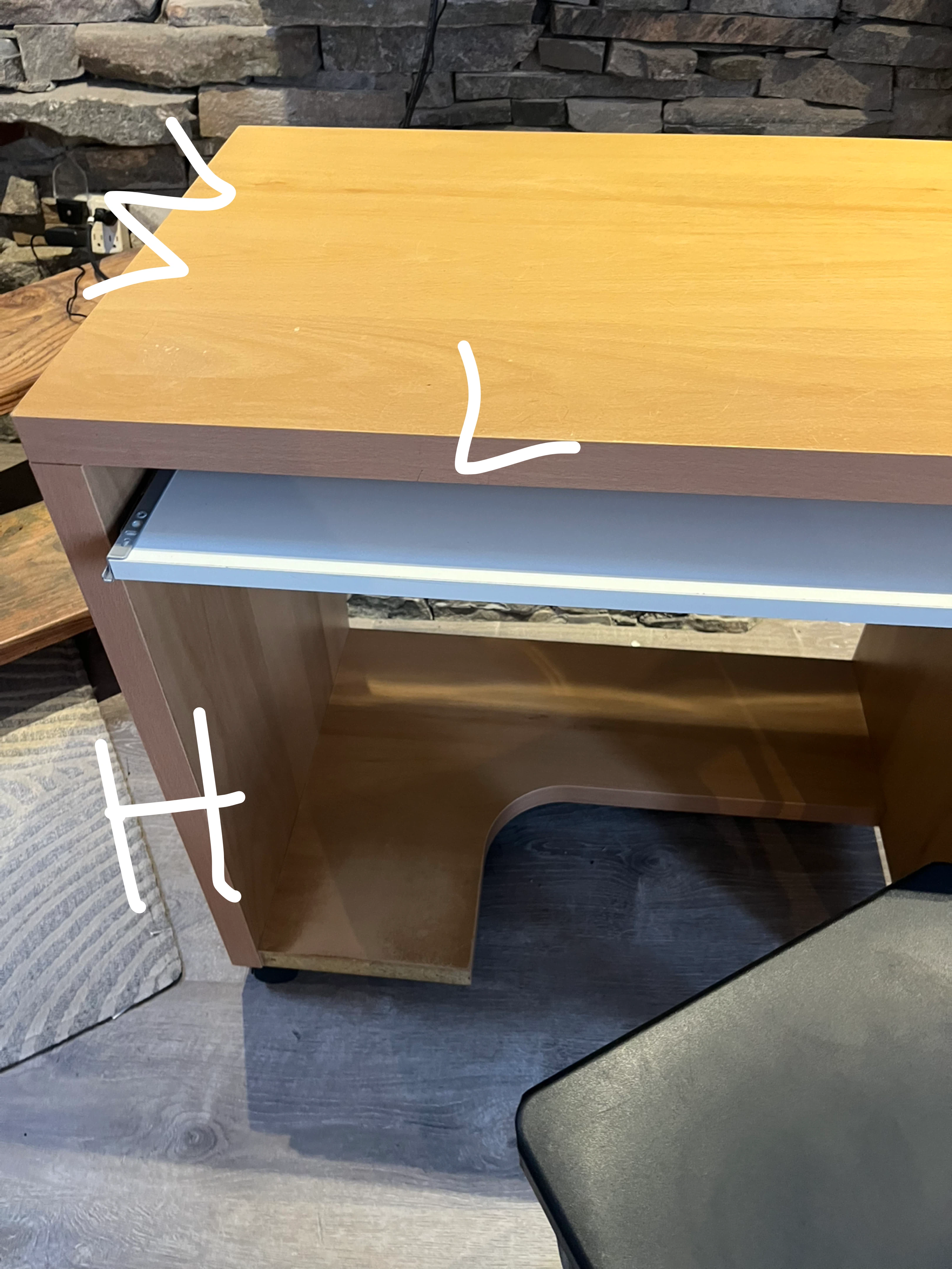 Light Wood Desk with Pull-Out Shelf - photo 2