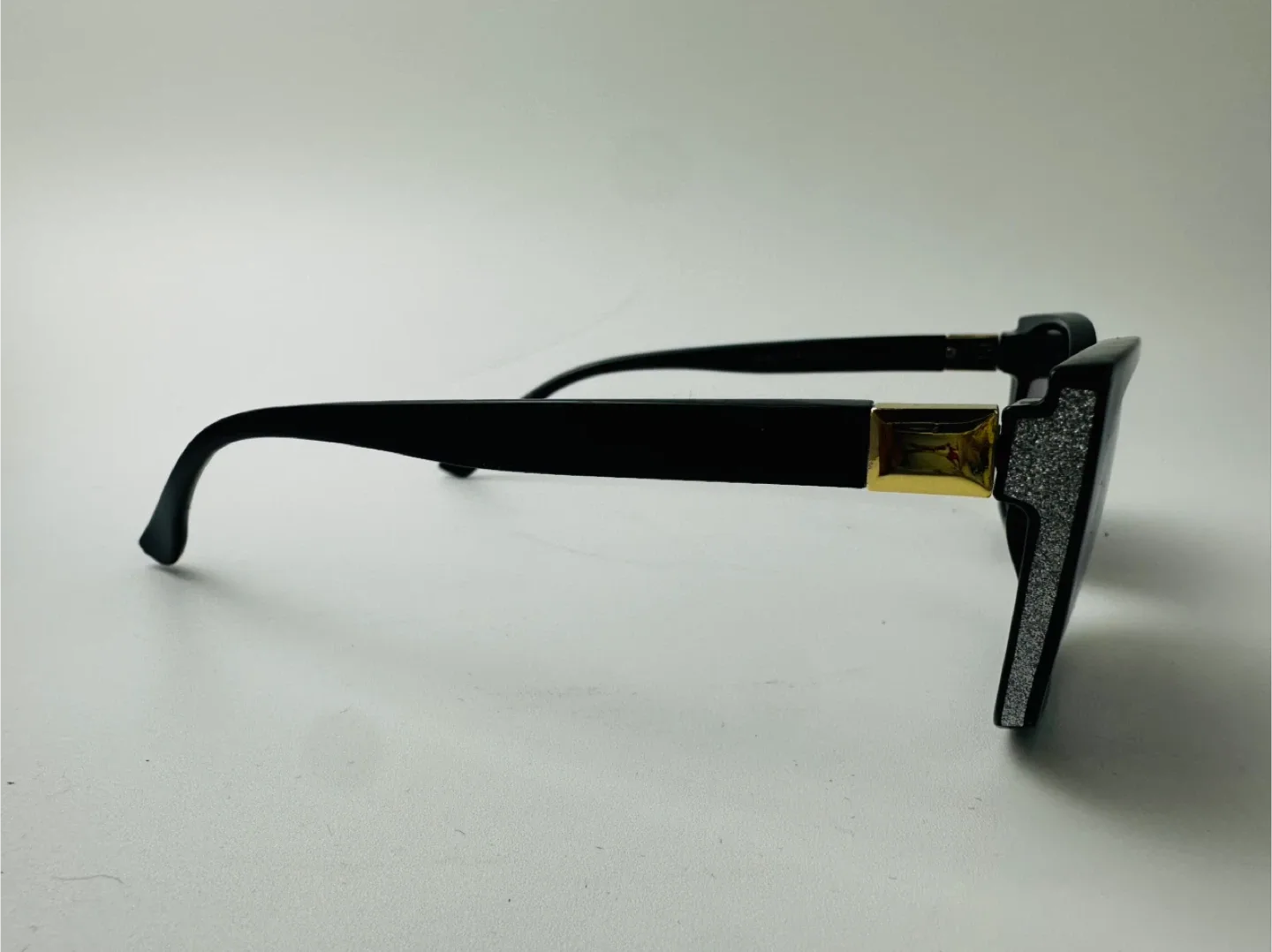 OCCI CHIARI +1.75 Reader Sunglasses – Cat Eye Style (Like New!) image indicator(3)