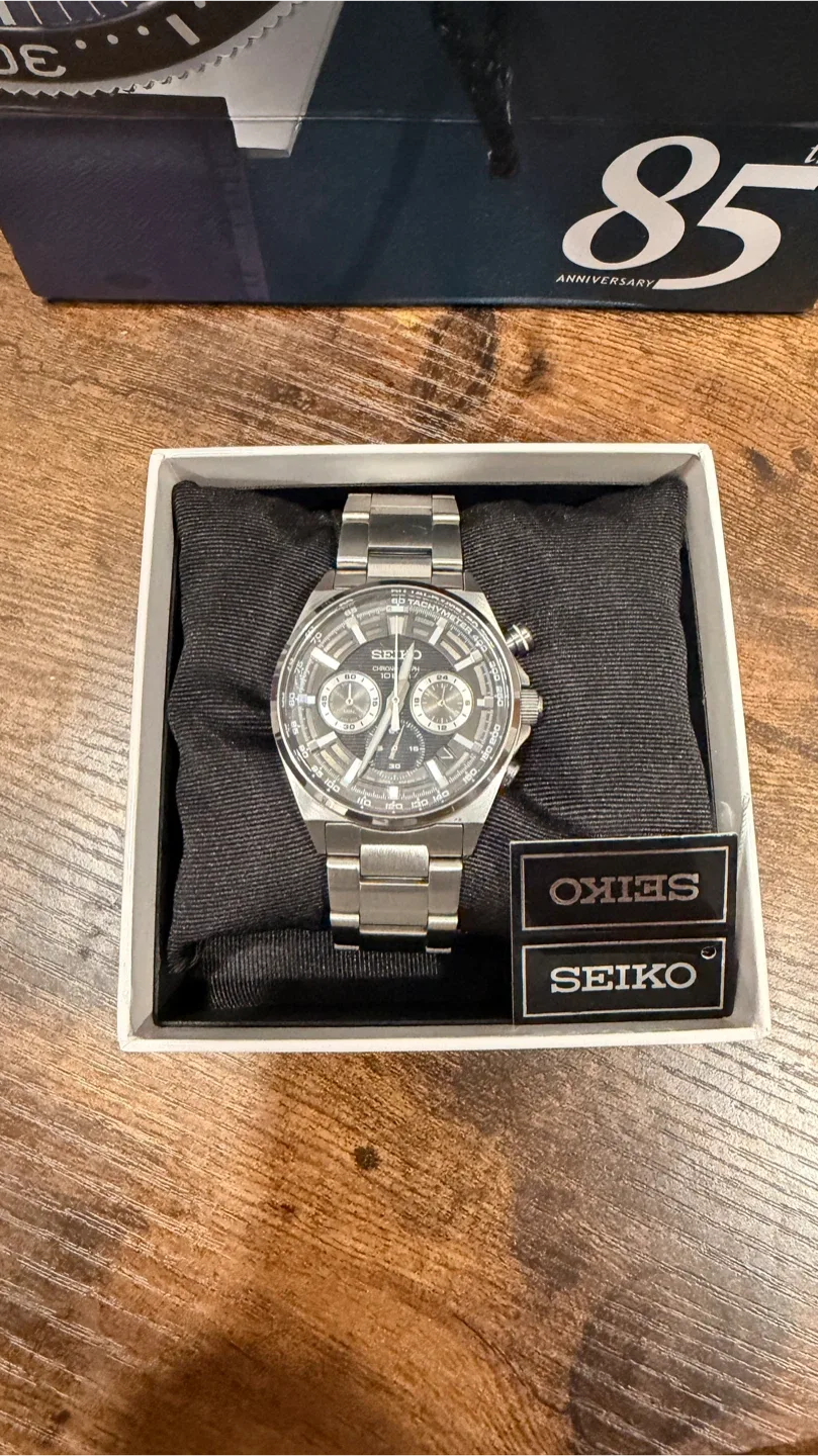 Seiko 1/5 Chronograph 100M image indicator(2)