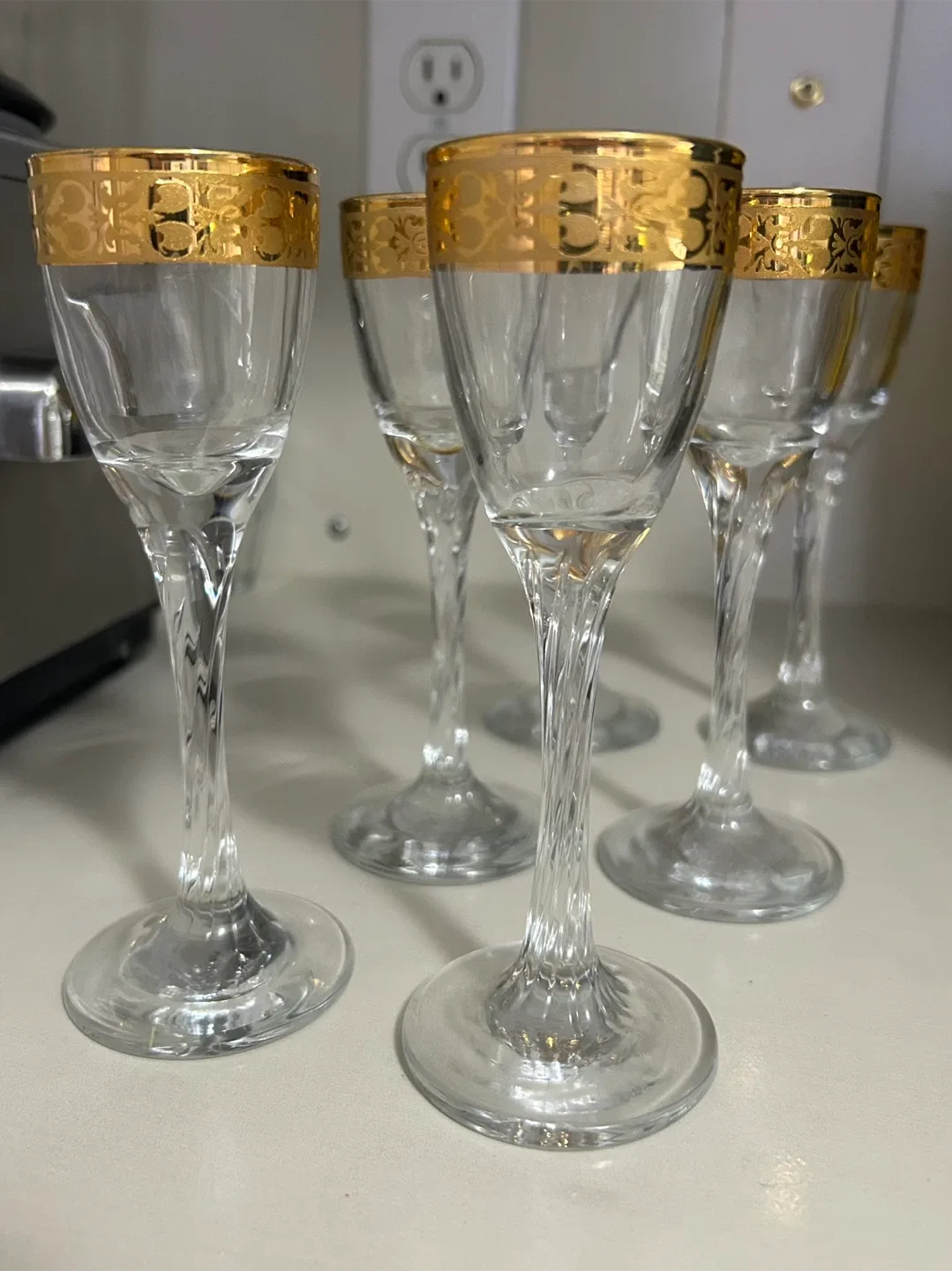 Gold Rimmed Liquor Glasses - Set of 6 image indicator(3)