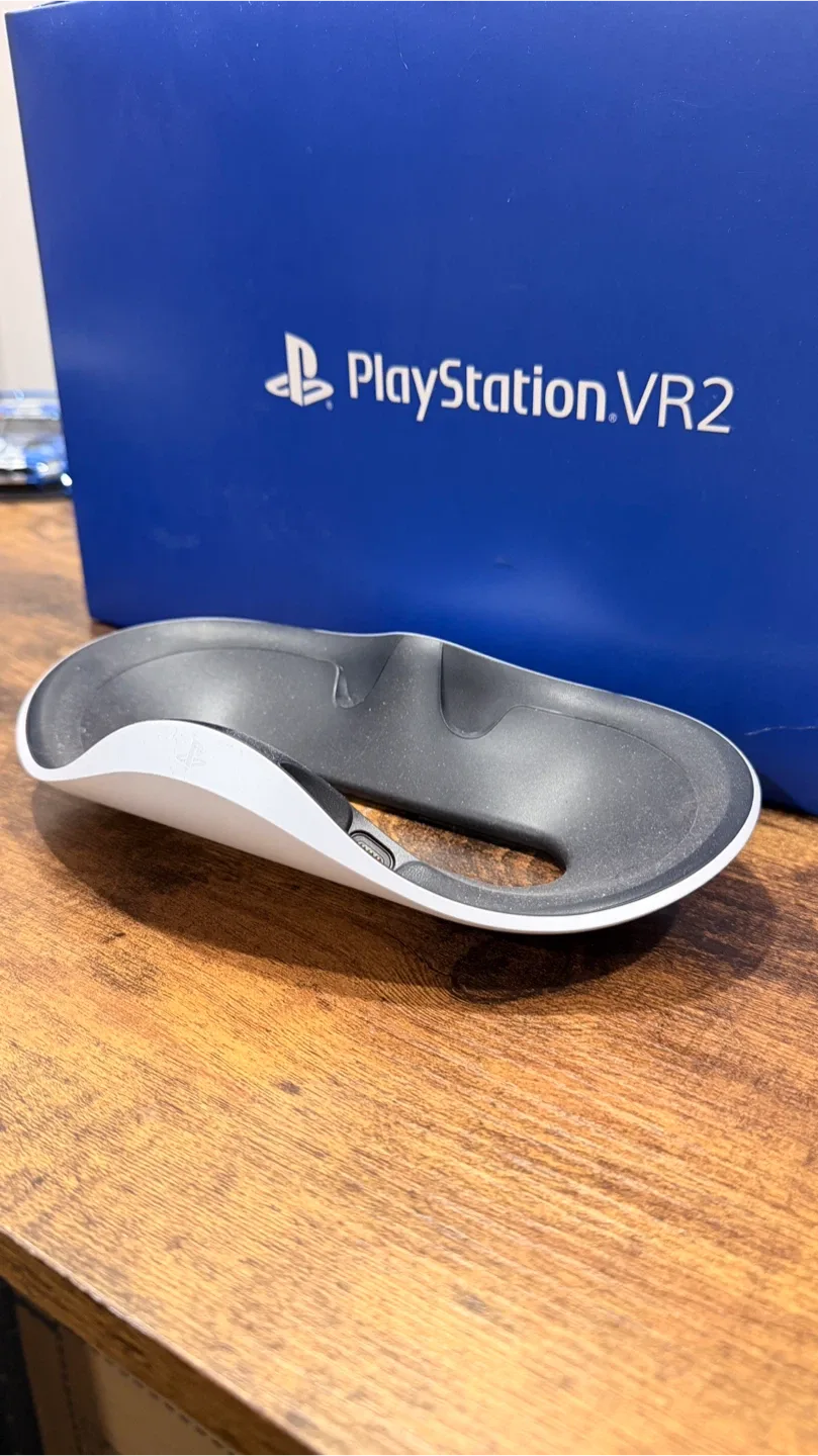 PlayStation VR2 + Wireless Charger image indicator(6)