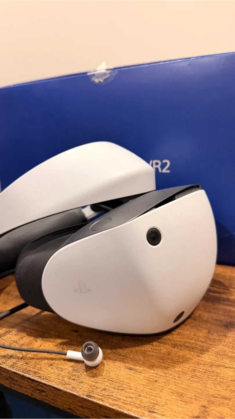 PlayStation VR2 + Wireless Charger image indicator(9)