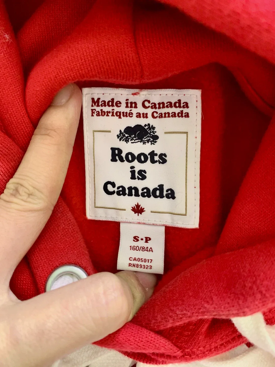 Roots Women’s Canada Red Hoodie Size S image indicator(7)