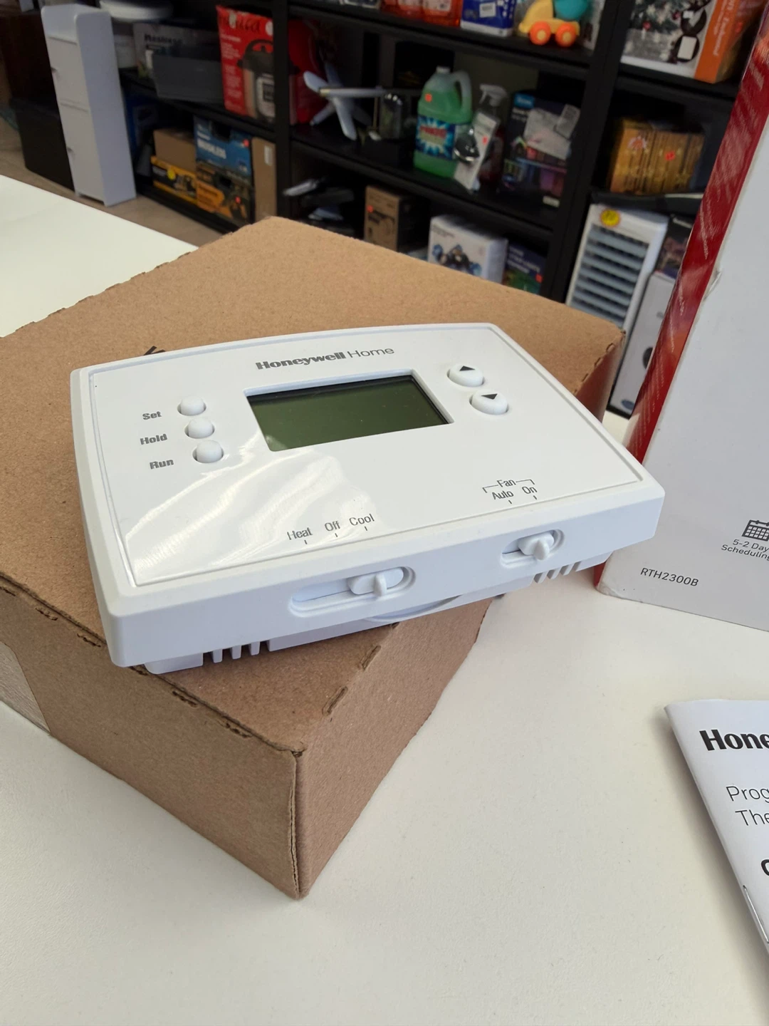 Honeywell Home RTH2300B Programmable Thermostat - New! - photo 3