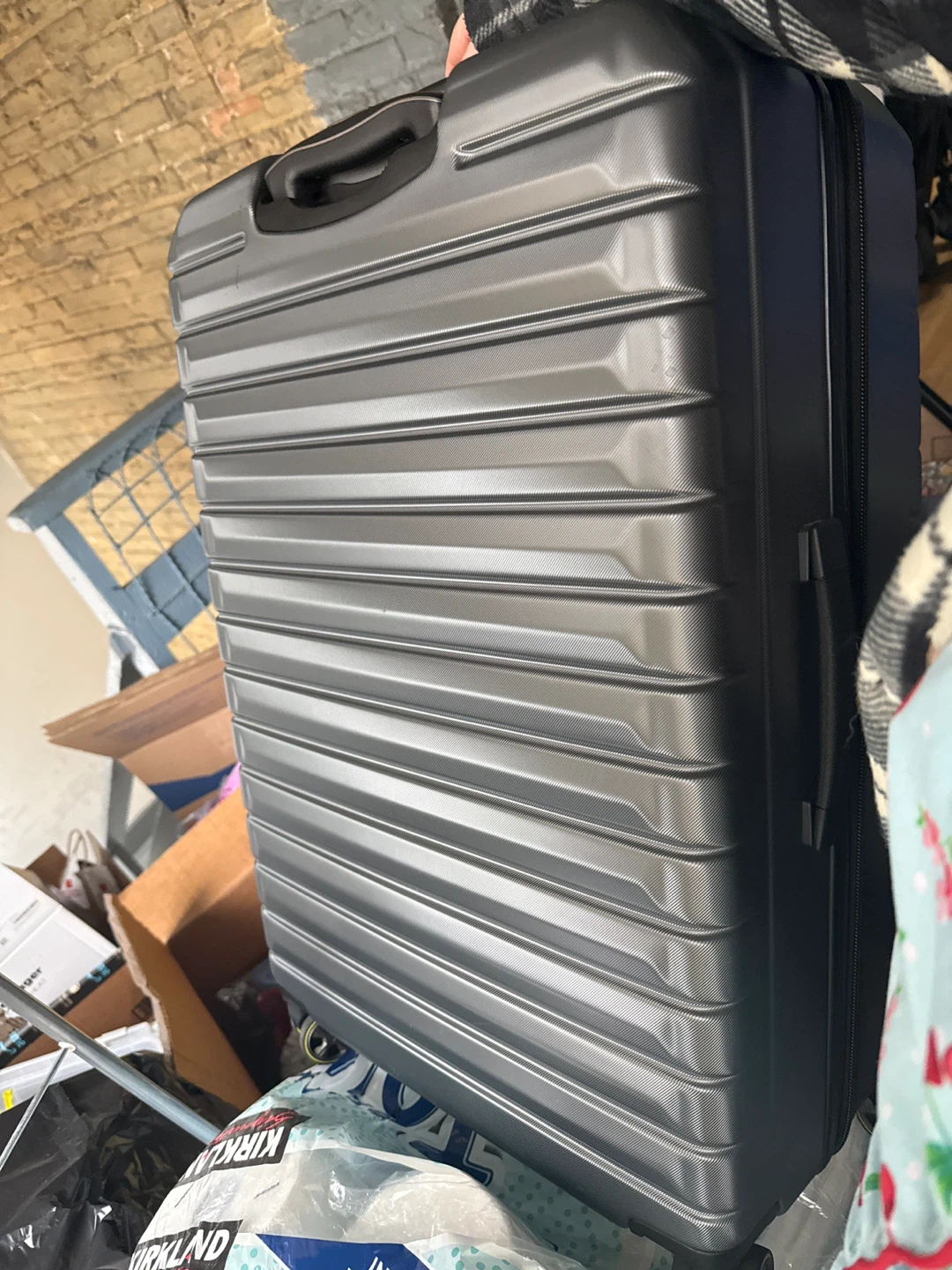 Gray Hardside Spinner Suitcase - photo 4