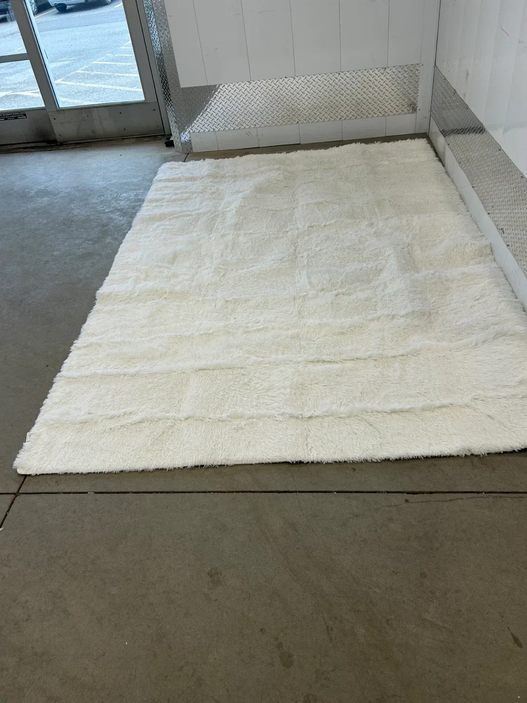 New Fluffy Shag Area Rug - Ivory 6X9 Ft image indicator(9)