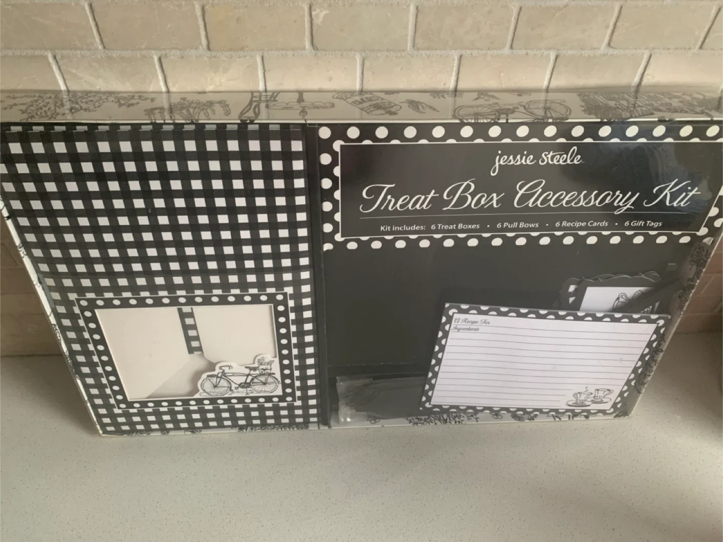 BNIB - Jessie Steele Treat Box Accessory Kit