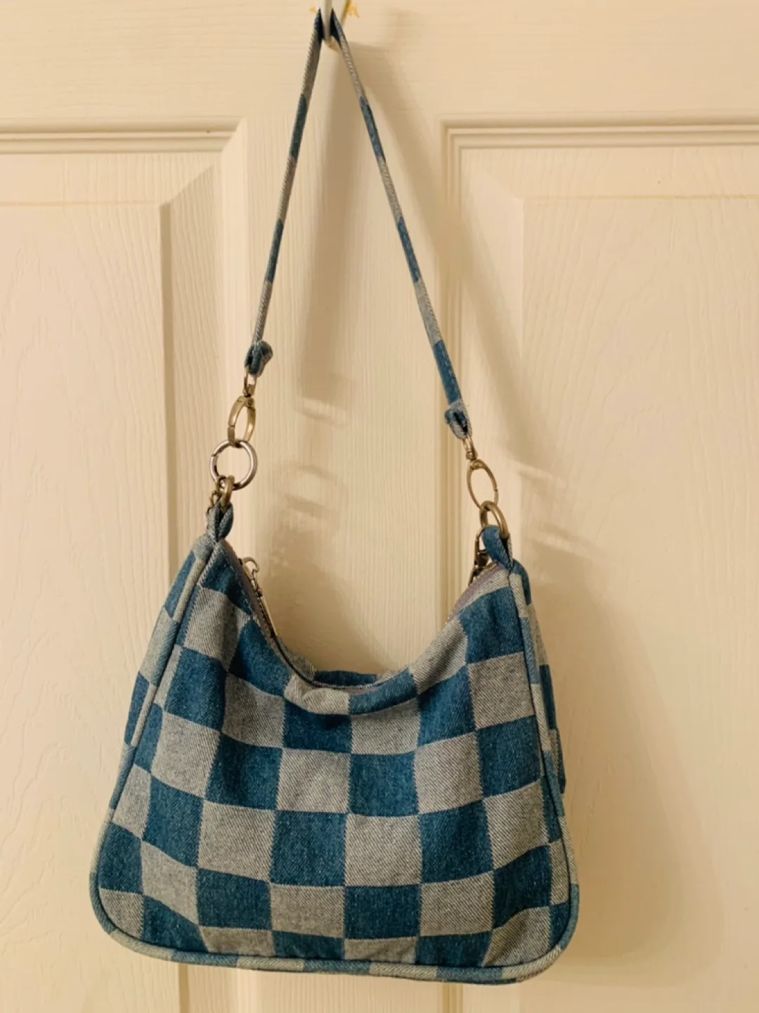Retro-style mini bag. Size: 20x15cm image indicator(2)