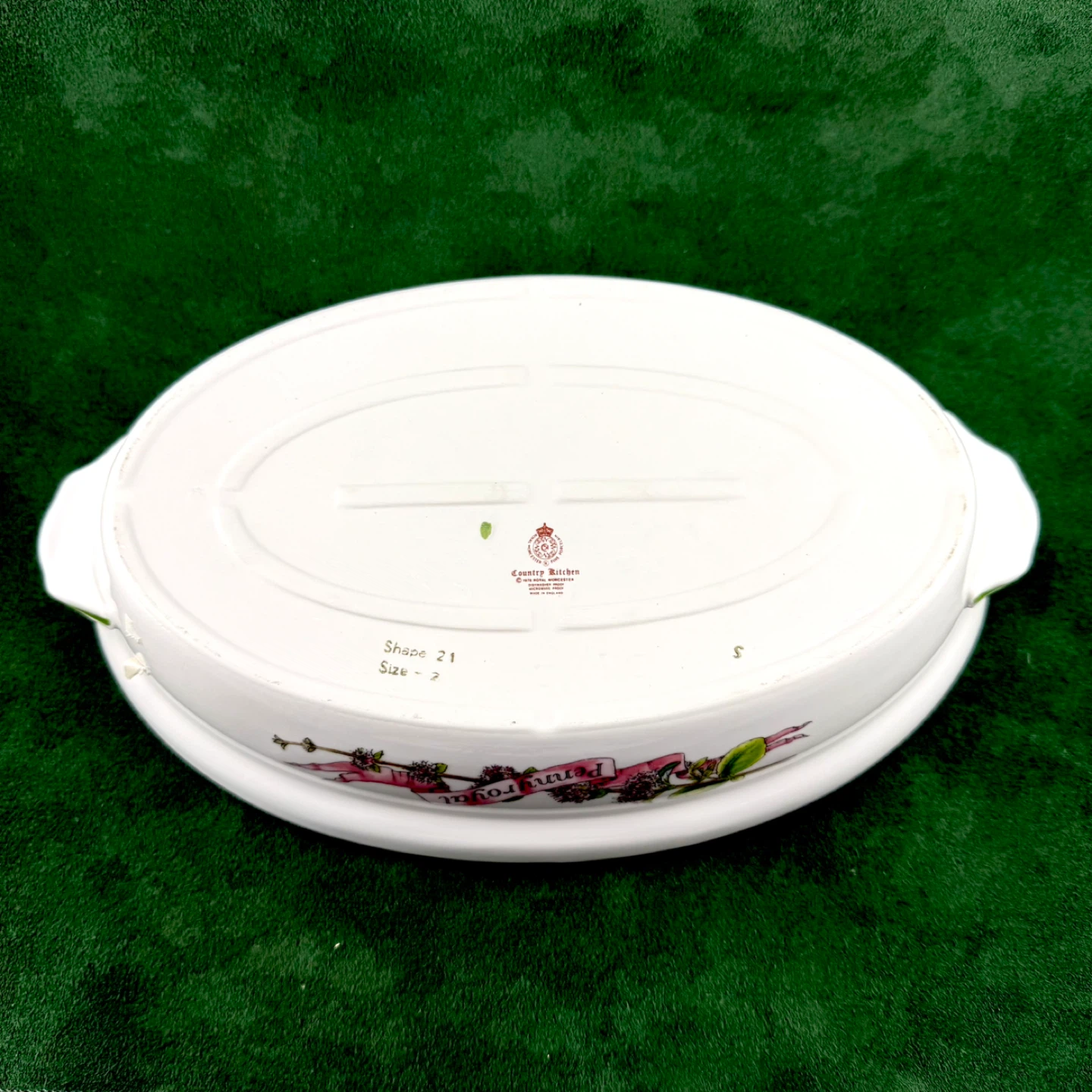 Royal Worcester Country Kitchen lidded casserole - photo 4