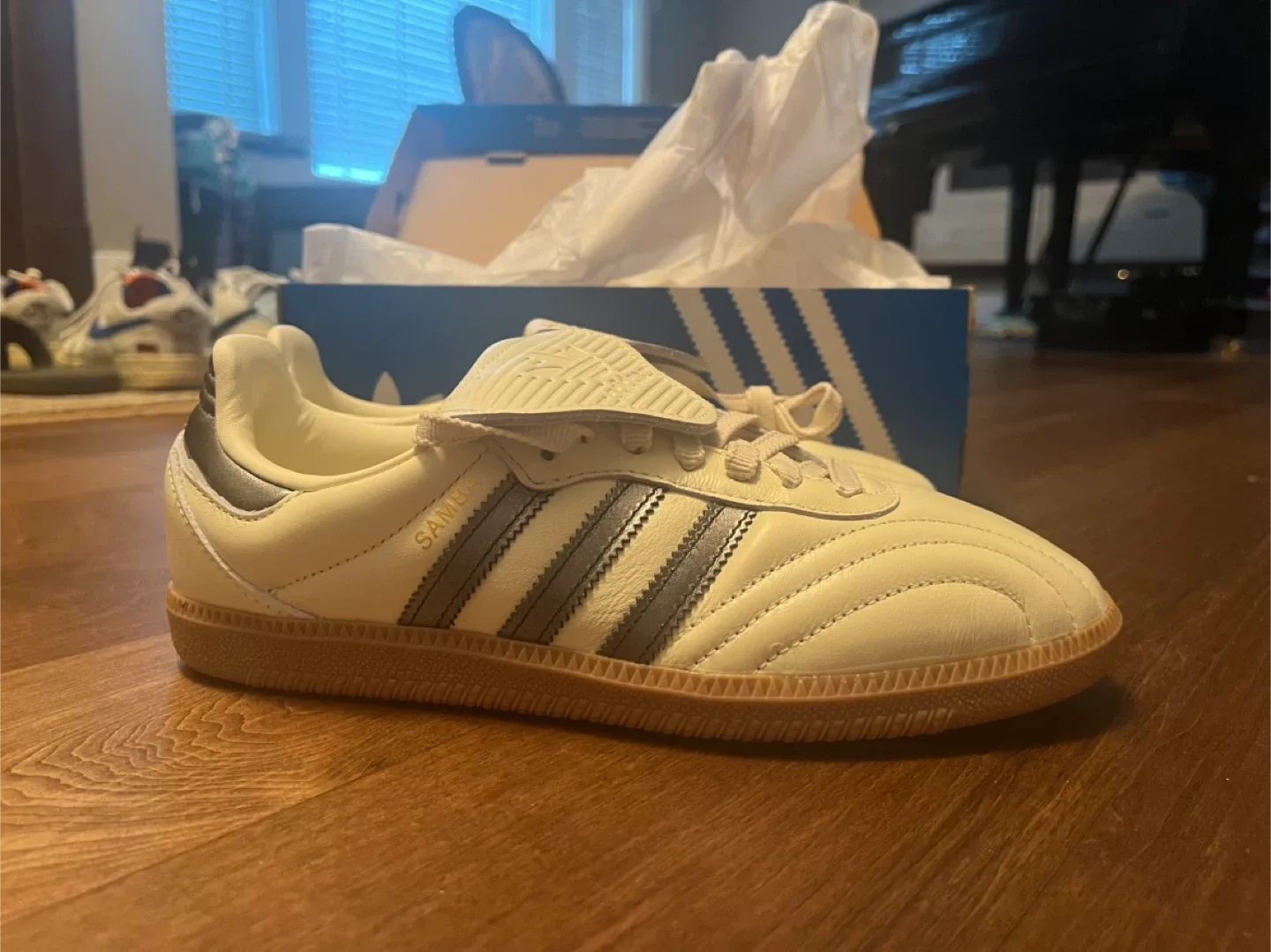 Adidas Samba OG Cream White Shoes - Brand New! image indicator(2)