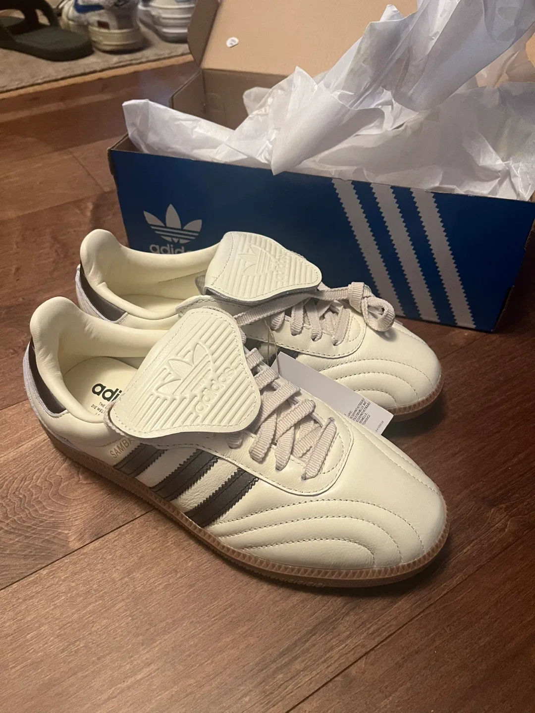 Adidas Samba OG Cream White Shoes - Brand New! image indicator(4)