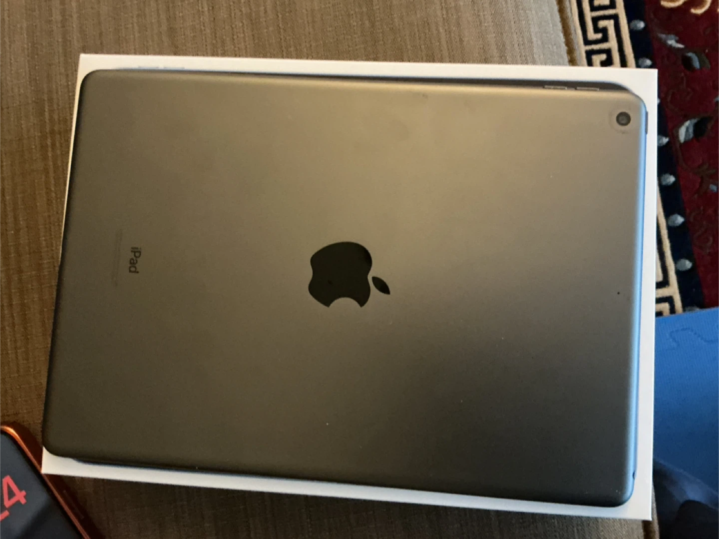 Apple iPad 9th Generation with case - photo 2