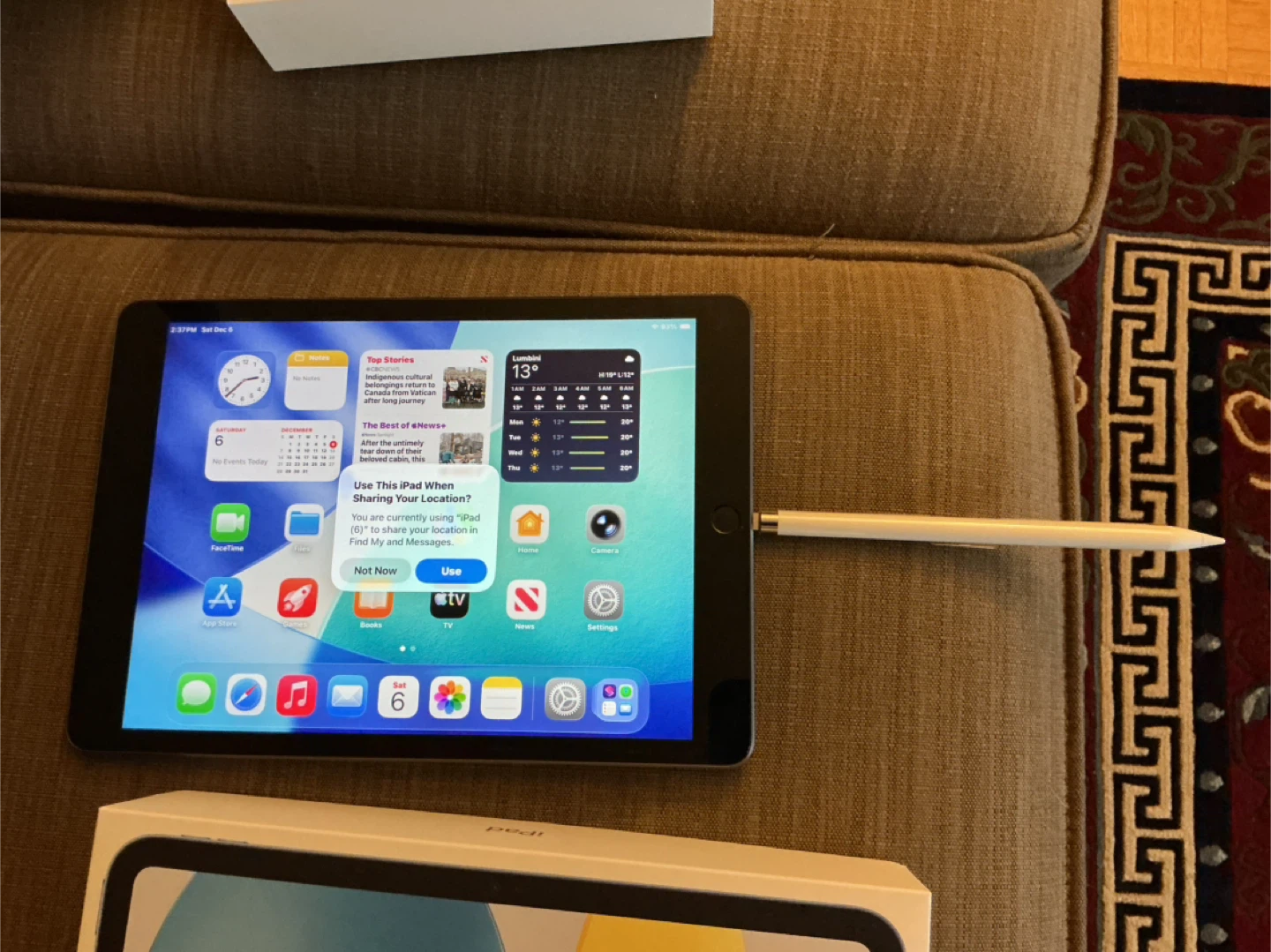 Apple iPad 9th Generation with case - photo 4