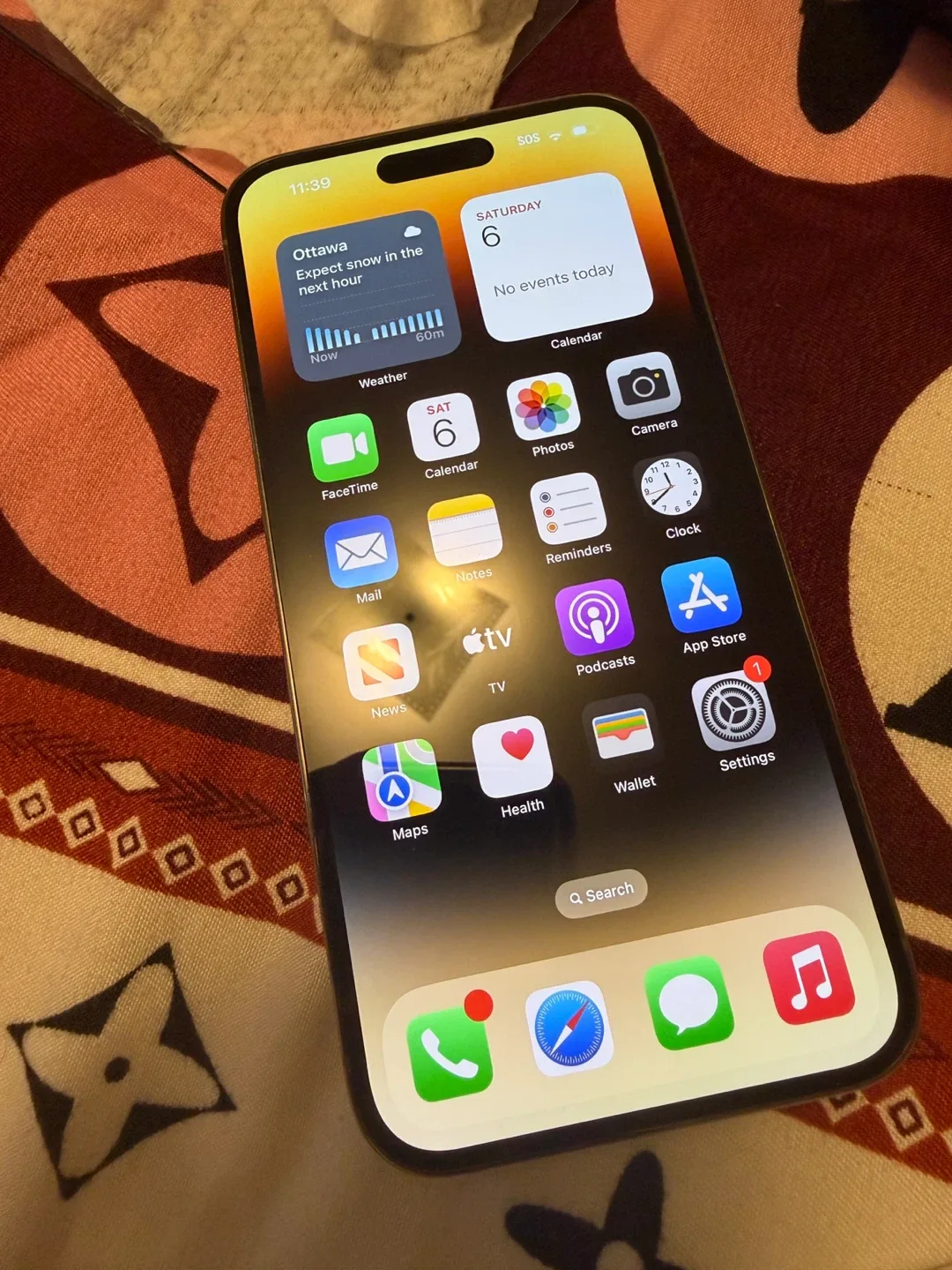 iPhone 14 Pro Gold, Box and Charger Included image indicator(4)