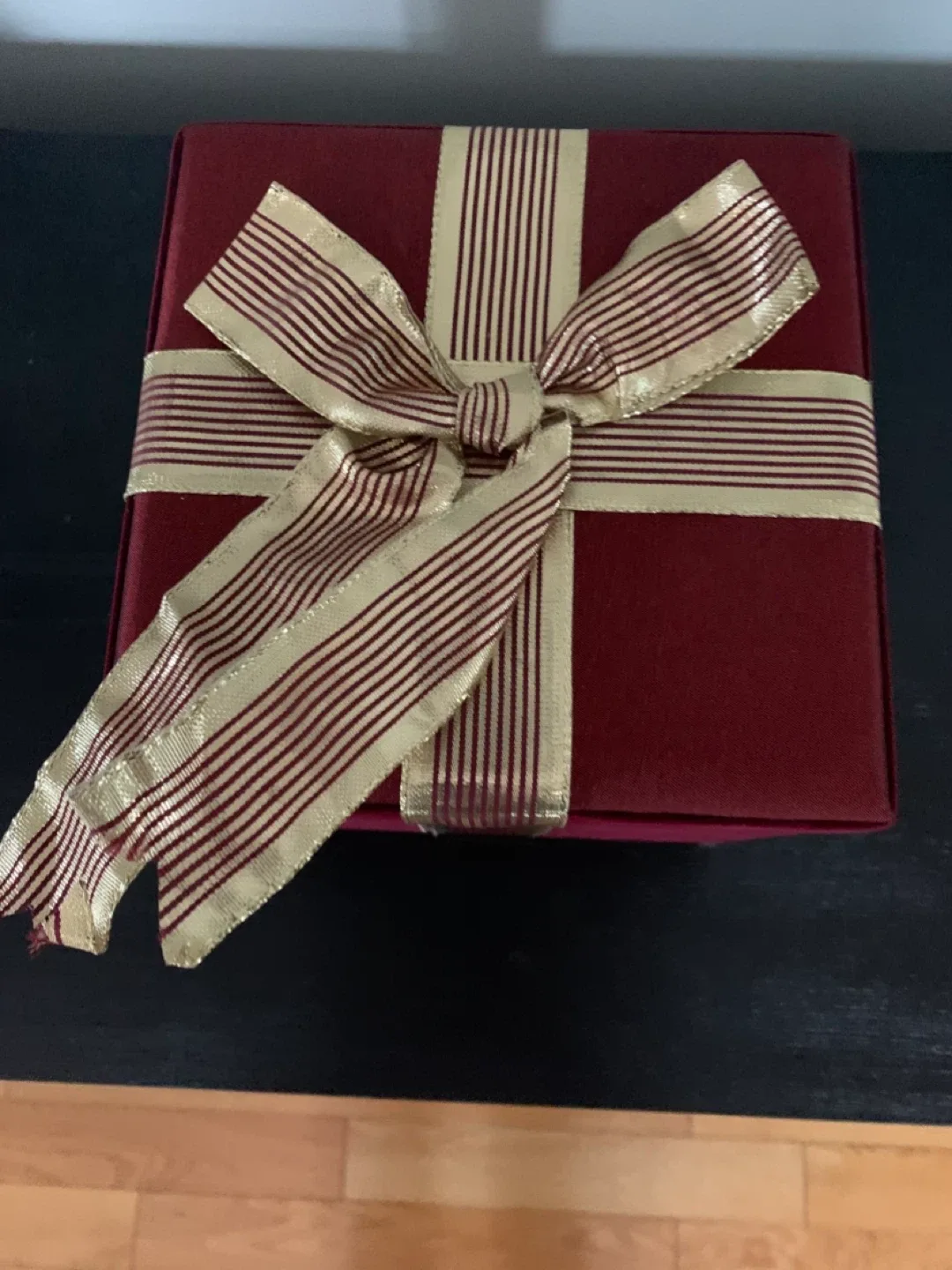 Red Velvet Decorative Gift Box image indicator(2)