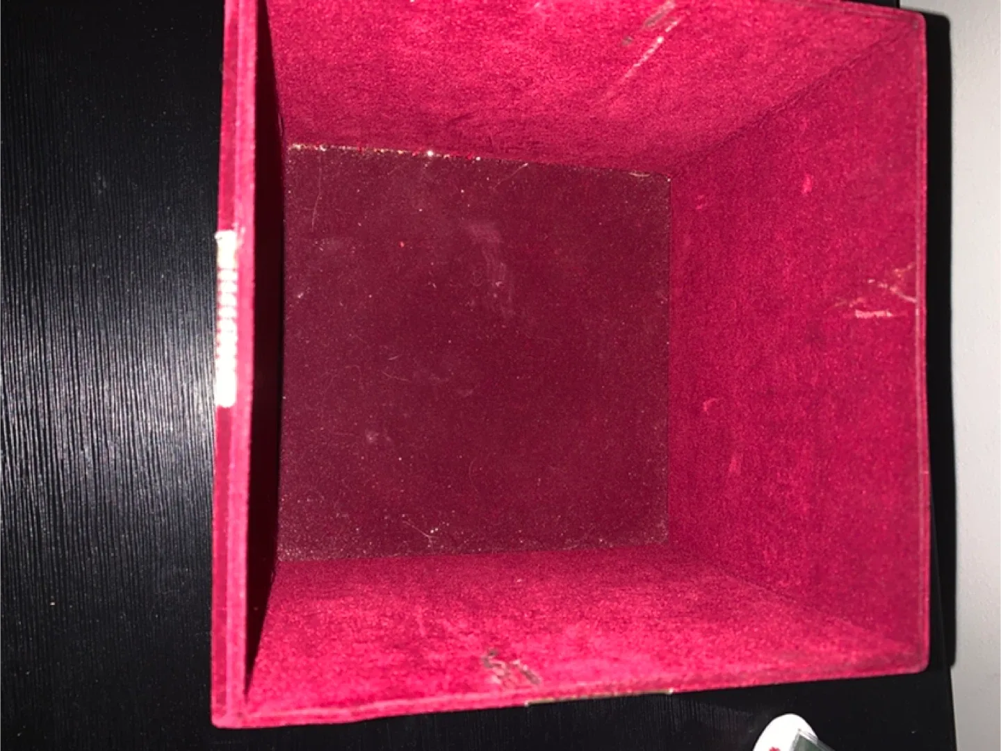 Red Velvet Decorative Gift Box image indicator(3)