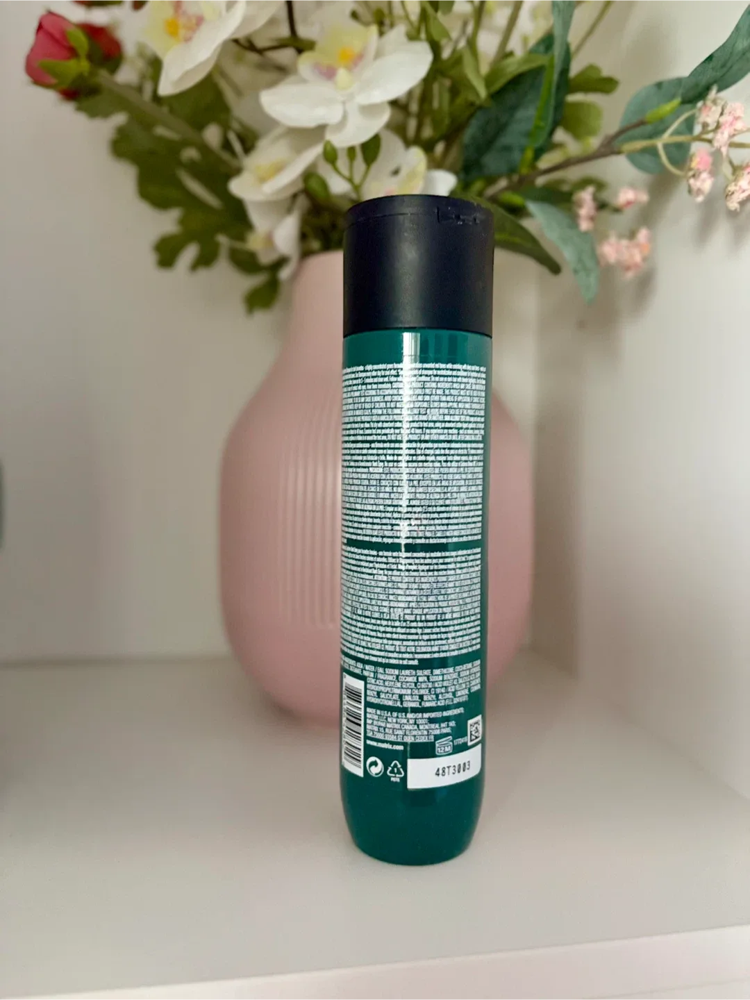 Matrix Dark Envy Color-Depositing Green Shampoo image indicator(2)