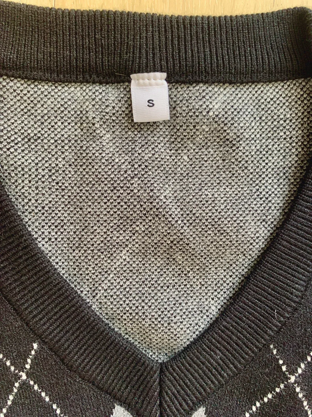 Women’s Cropped Argyle Sweater Vest - Size S image indicator(4)