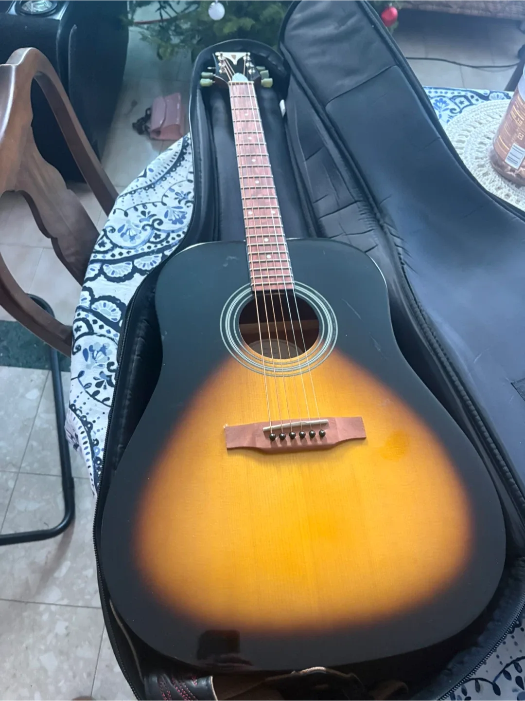 Epiphone Acoustic Guitar with Case image indicator(3)