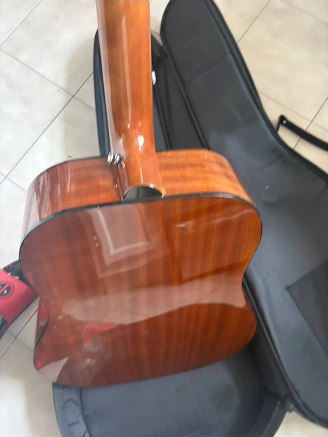 Epiphone Acoustic Guitar with Case image indicator(4)