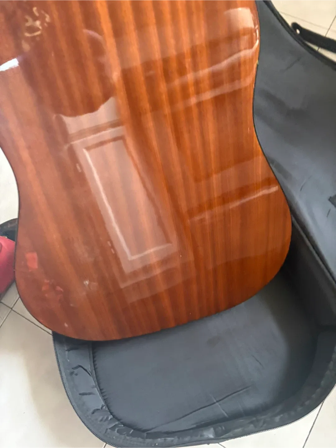 Epiphone Acoustic Guitar with Case image indicator(5)