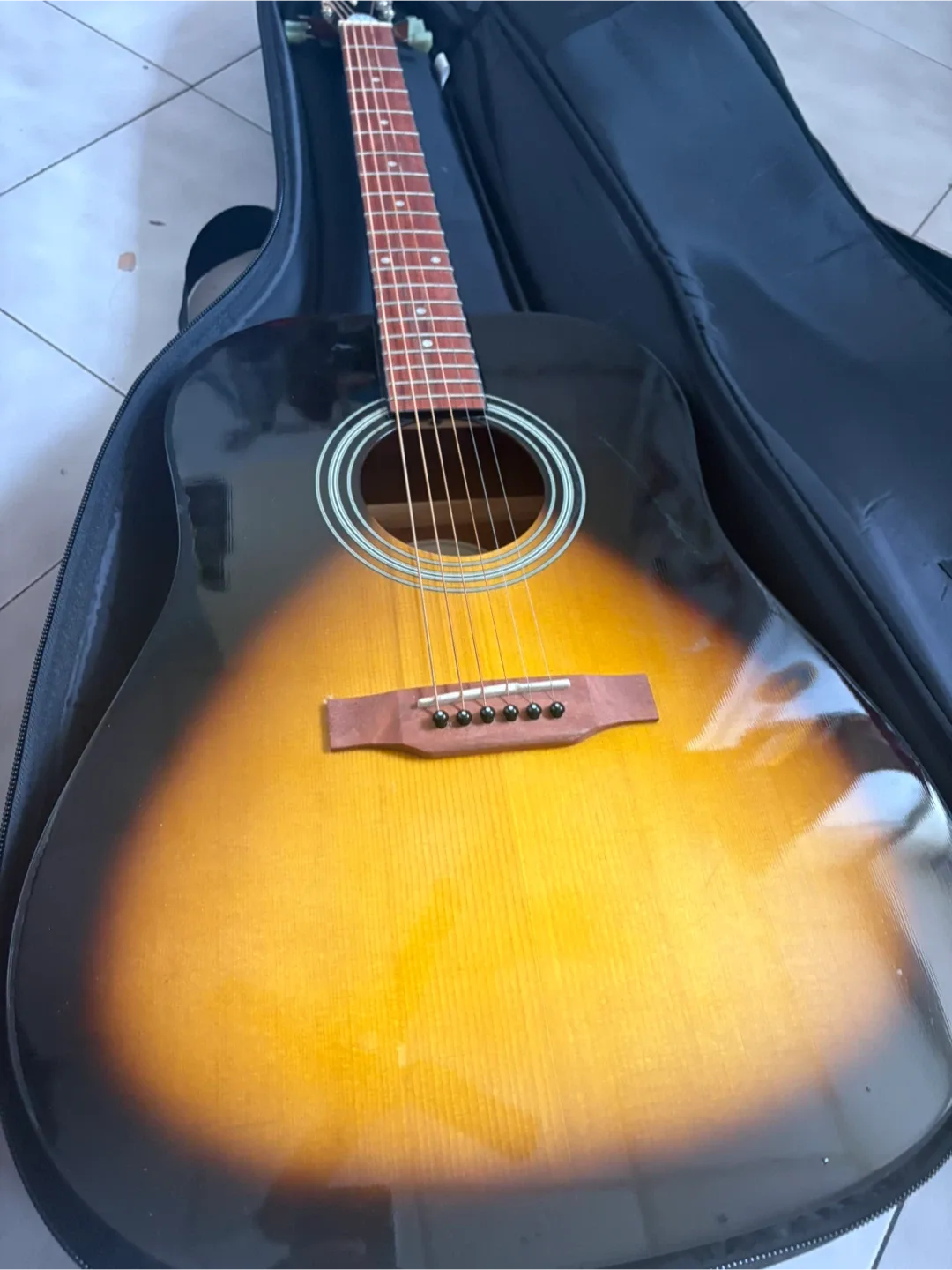 Epiphone Acoustic Guitar with Case image indicator(7)