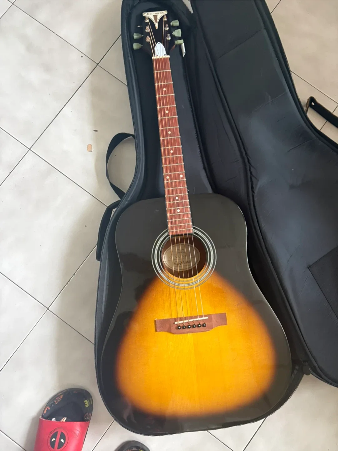 Epiphone Acoustic Guitar with Case image indicator(10)